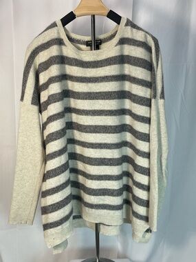 Lord & Taylor Cream & Gray Cashmere Sweater w/ribbed sleeves and hi/low hem